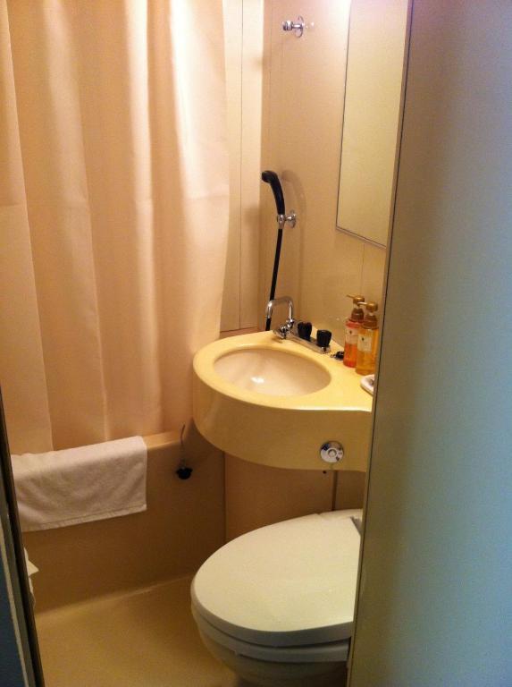 Hotel Plaza Inn Tokushima Værelse billede